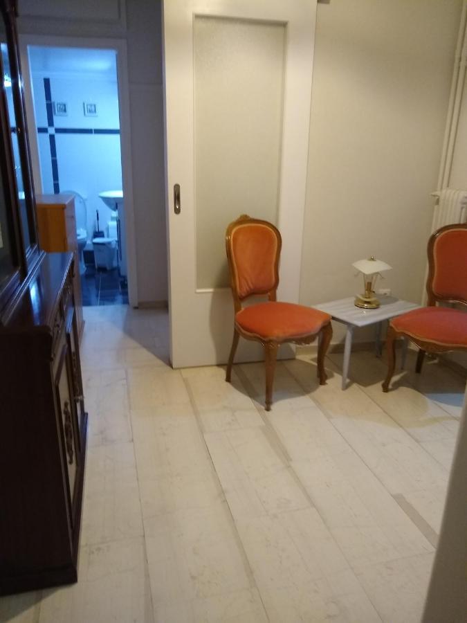Acropolis Within 10 Minutes Walk! Classical Apartment And A Hostess At Your Side! Athen Exterior foto