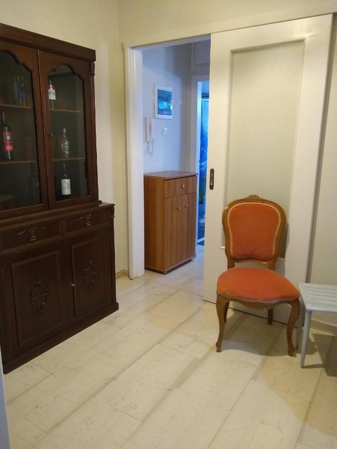Acropolis Within 10 Minutes Walk! Classical Apartment And A Hostess At Your Side! Athen Exterior foto