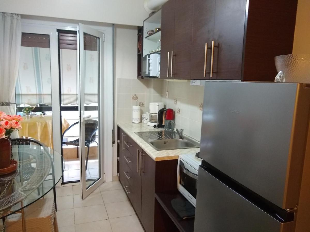 Acropolis Within 10 Minutes Walk! Classical Apartment And A Hostess At Your Side! Athen Exterior foto